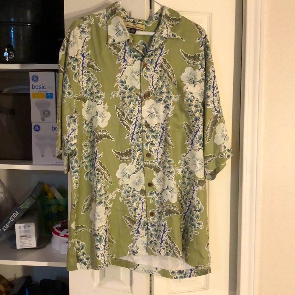 TOMMY BAHAMA SILK SHIRT MEN’S LARGE